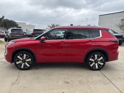 New 2025 Mitsubishi Outlander SEL image 4