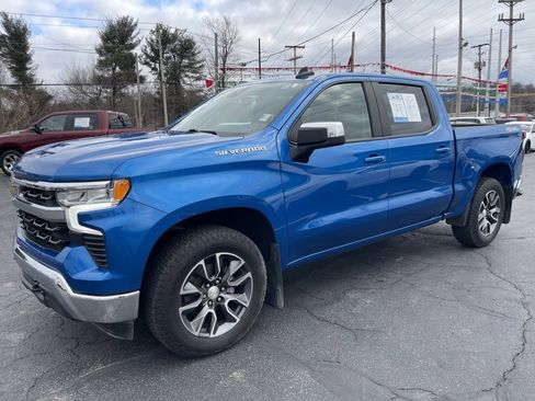 Used 2022 Chevrolet Silverado 1500 LT image 2