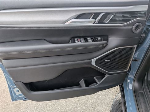 New 2026 Jeep Grand Wagoneer 4WD image 10
