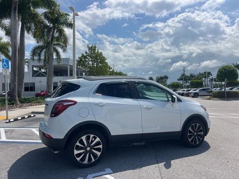 Used 2021 Buick Encore Preferred AWD/4WD image 17
