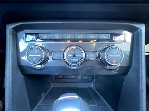 Certified 2021 Volkswagen Tiguan SE R-Line image 18