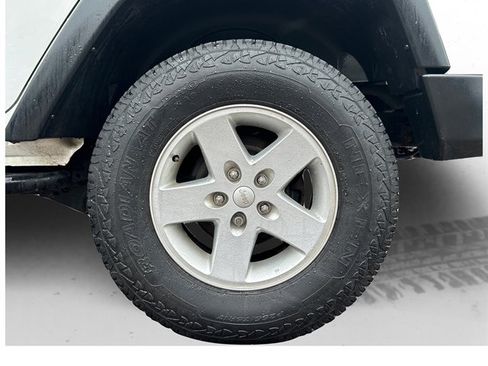 Used 2016 Jeep Wrangler Unlimited Sport image 17