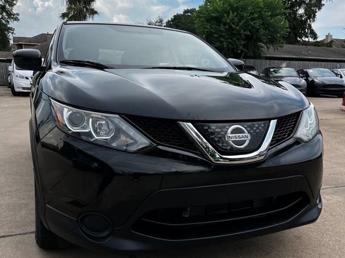 Used 2018 Nissan Rogue Sport S w/ S Appearance Package AWD/4WD image 3