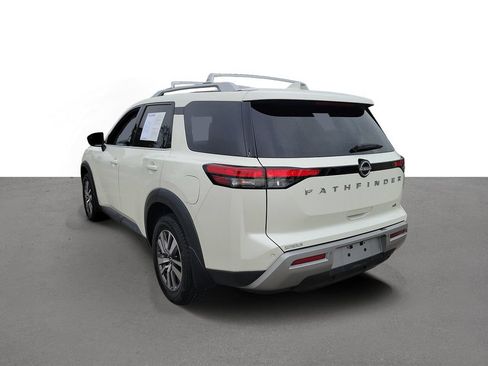 Used 2022 Nissan Pathfinder SL FWD image 4