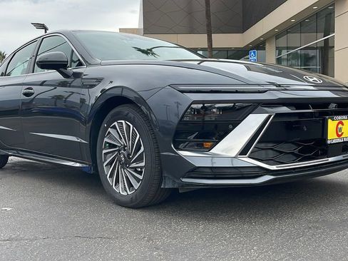 New 2025 Hyundai Sonata Limited image 5