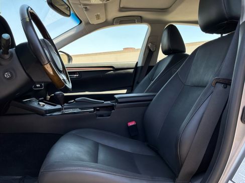 Used 2015 Lexus ES 350 w/ Luxury Package FWD image 17
