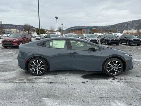 New 2026 Toyota Prius Plug-In Hybrid image 3