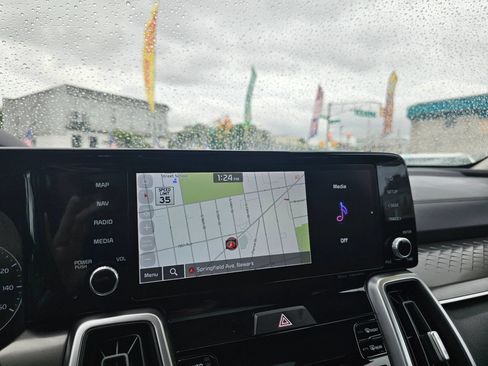 Used 2022 Kia Sorento S w/ Panoramic Sunroof Package FWD image 25