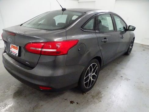 Used 2018 Ford Focus SEL image 18