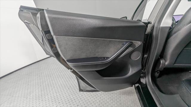 Used 2022 Tesla Model Y Long Range AWD/4WD image 12