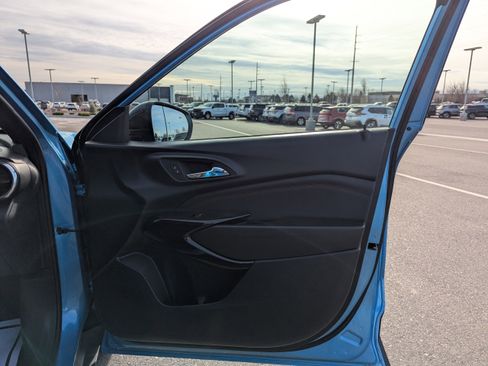 New 2026 Chevrolet Trax RS w/ Sunroof Package image 36