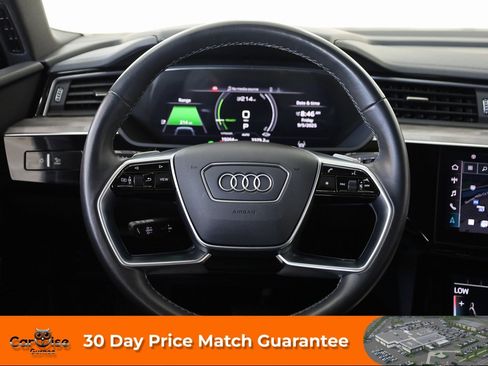 Used 2023 Audi e-tron Premium Plus w/ Premium Plus Package image 7