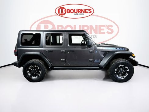 Used 2025 Jeep Wrangler Unlimited Rubicon 4xe w/ Convenience Group AWD/4WD image 10