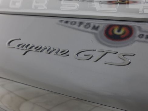 Used 2022 Porsche Cayenne GTS w/ Premium Package Plus AWD/4WD image 16