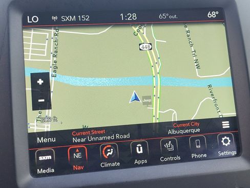 Used 2023 Jeep Cherokee Altitude Lux image 15