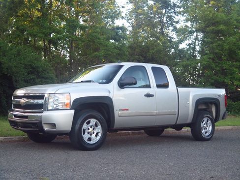 Used 2008 Chevrolet Silverado 1500 LT w/ Max Trailering Pack AWD/4WD image 1