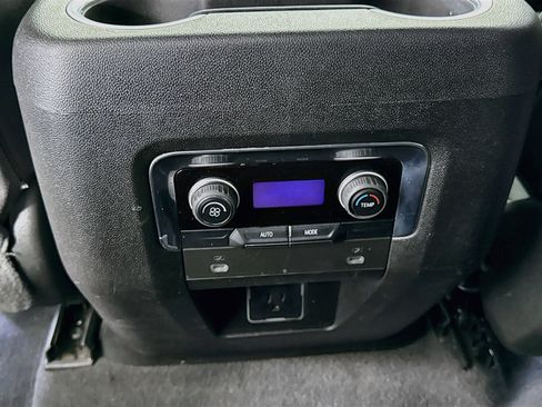 Used 2023 Chevrolet Suburban LS RWD image 25