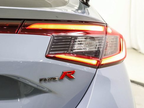 Used 2024 Honda Civic Type R image 11