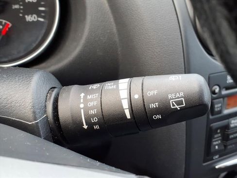 Used 2012 Nissan Rogue S image 19