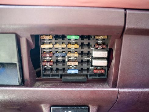 Used 1989 Chevrolet Silverado 1500 2WD Regular Cab image 26