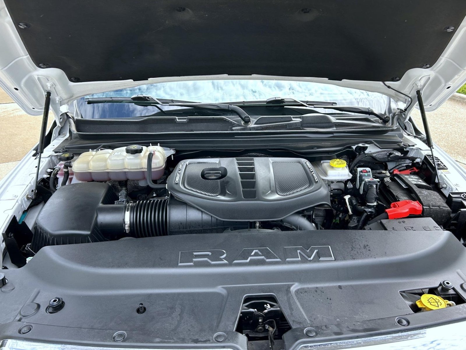 Used 2025 RAM 1500 Limited AWD/4WD image 26