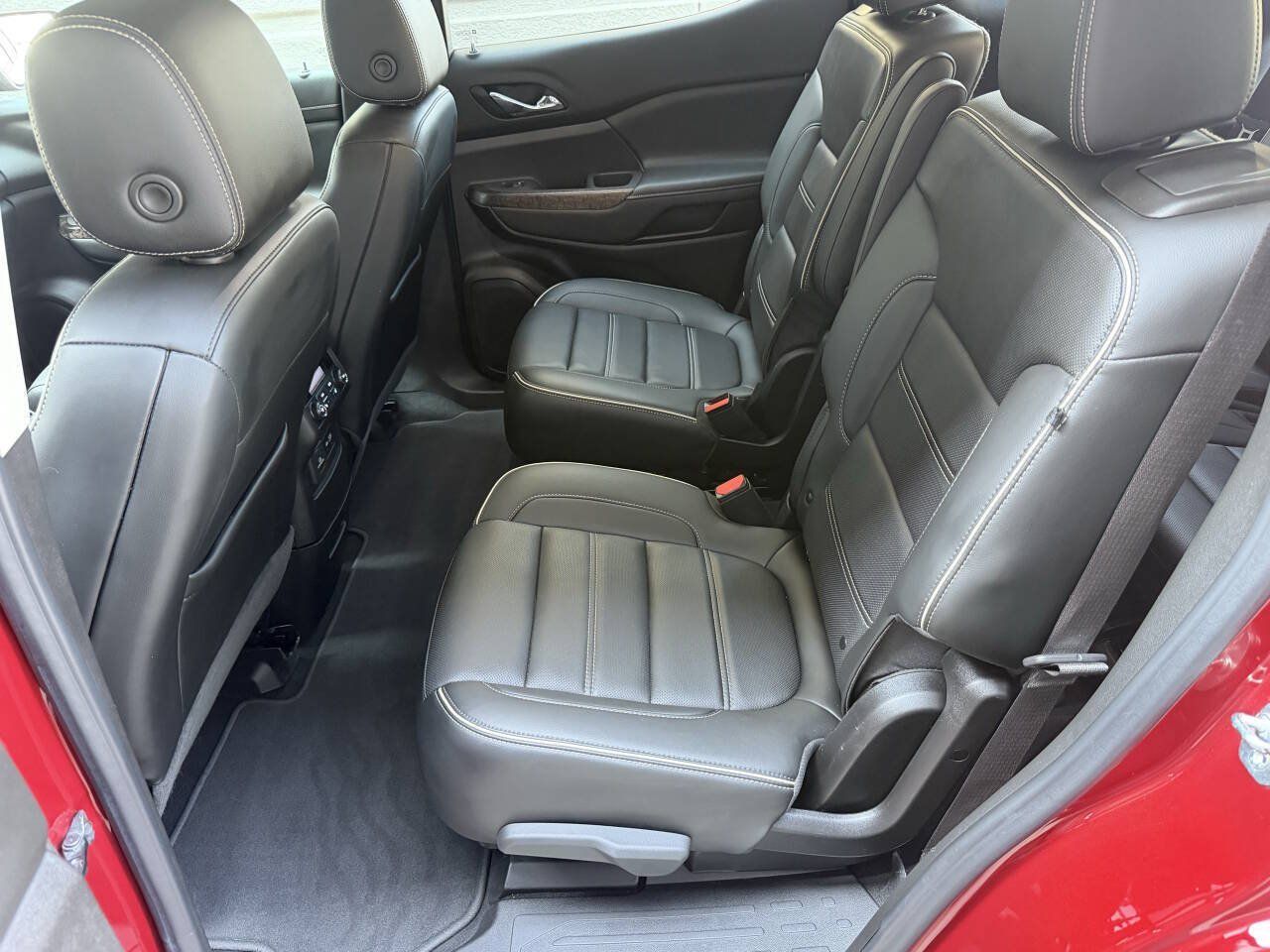 Used 2021 GMC Acadia Denali w/ Denali Ultimate Package AWD/4WD image 17