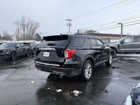 Certified 2022 Ford Explorer XLT w/ Equipment Group 202A image 7