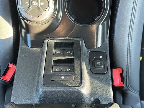 Used 2024 Ford Bronco Big Bend image 30