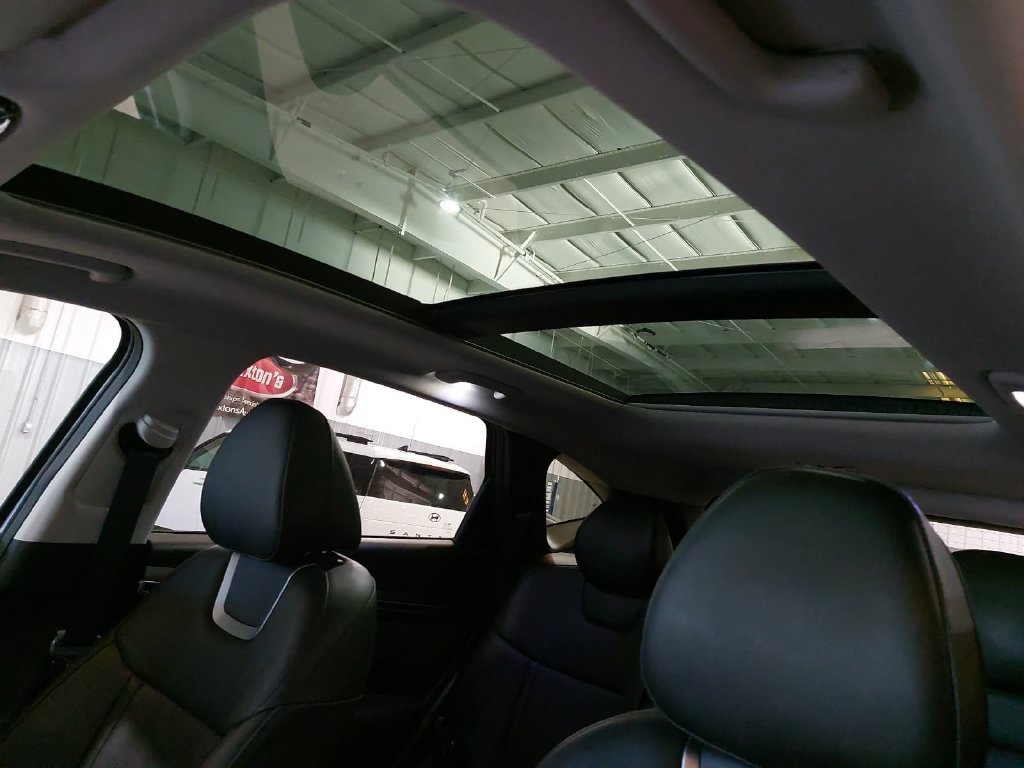 Used 2022 Hyundai Tucson Limited w/ Cargo Package FWD image 30