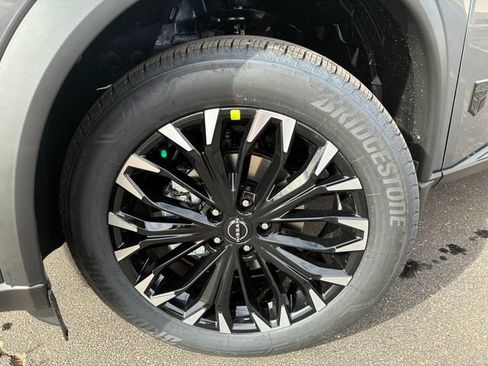 New 2026 Nissan Rogue SV FWD image 12