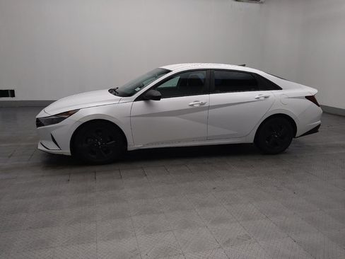 Used 2021 Hyundai Elantra SEL FWD image 2