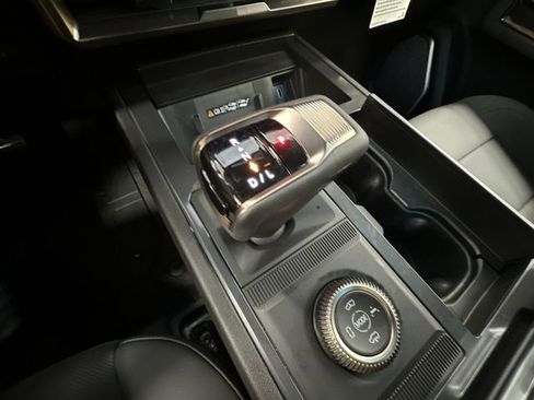 Used 2024 GMC Hummer EV 3X w/ LPO, Illumination Package image 22