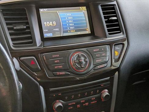 Used 2015 Nissan Pathfinder SL image 13