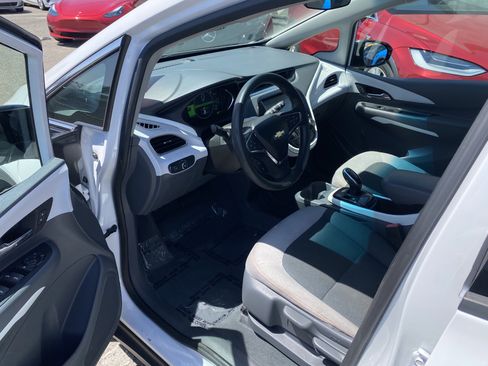 Used 2020 Chevrolet Bolt LT FWD image 11