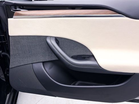 Used 2021 Tesla Model S Plaid image 30