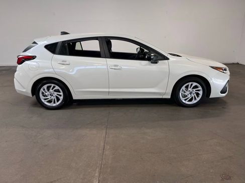 Used 2025 Subaru Impreza 2.0i image 2