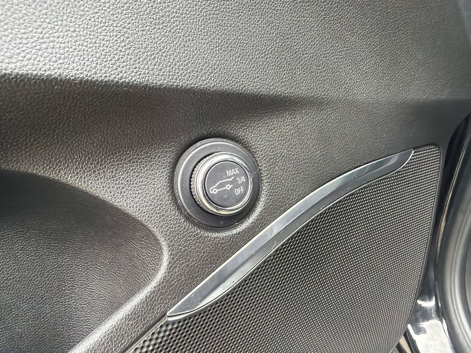 Used 2023 Buick Enclave Essence FWD image 13