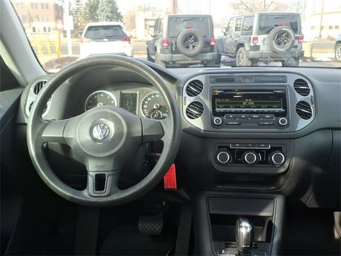 Used 2012 Volkswagen Tiguan S image 11
