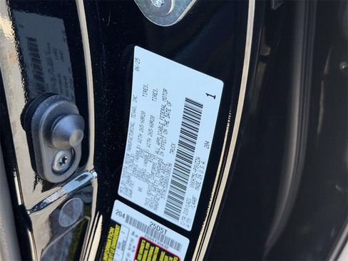 Used 2025 Toyota Tundra Platinum image 27