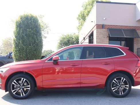 Used 2020 Volvo XC60 T5 Momentum image 10