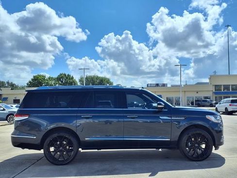 Certified 2022 Lincoln Navigator L Reserve RWD image 21