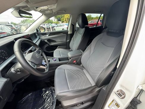 Used 2026 Volkswagen Tiguan SE AWD/4WD image 36