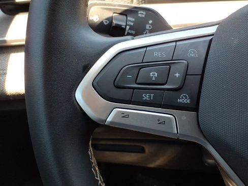 Certified 2025 Volkswagen Tiguan S FWD image 29