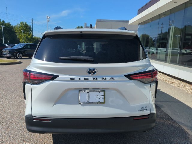 Used 2022 Toyota Sienna XLE FWD image 5