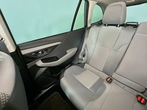 Used 2025 Subaru Outback Premium AWD/4WD image 12