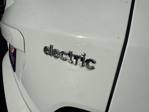 Used 2023 Hyundai Kona SE w/ Cargo Package image 6