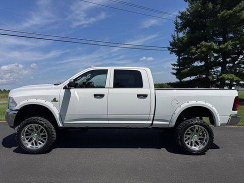 Used 2016 RAM 2500 Tradesman w/ Chrome Appearance Group AWD/4WD image 3