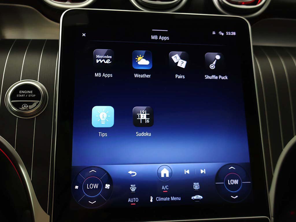 Used 2025 Mercedes-Benz GLC 300 4MATIC image 55