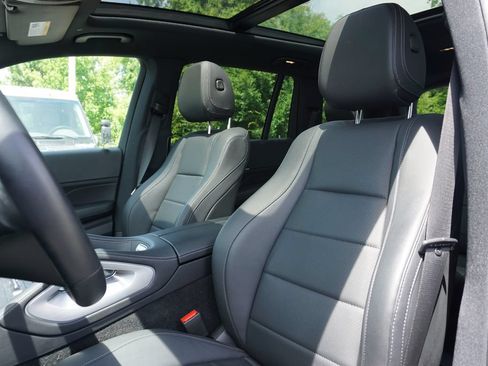 Certified 2025 Mercedes-Benz GLS 450 4MATIC image 8