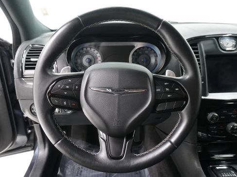 Used 2018 Chrysler 300 S w/ 300S Premium Group image 16